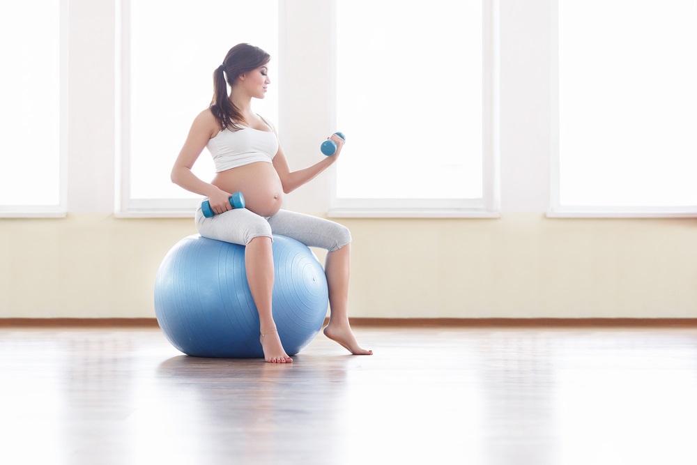 Senam dengan Yoga Ball 