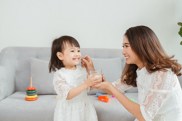 waktu terbaik minum susu - ibudanbalita