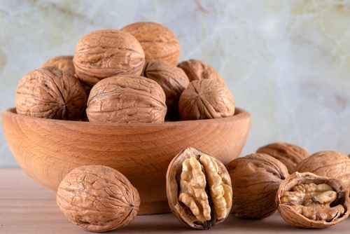 kacang kenari mengandung omega-6 - ibudanbalita