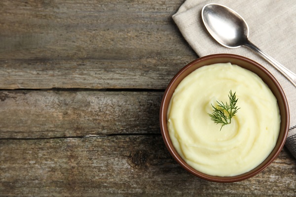 Puree kentang dan jagung manis untuk MPASI 6 bulan - ibudanbalita
