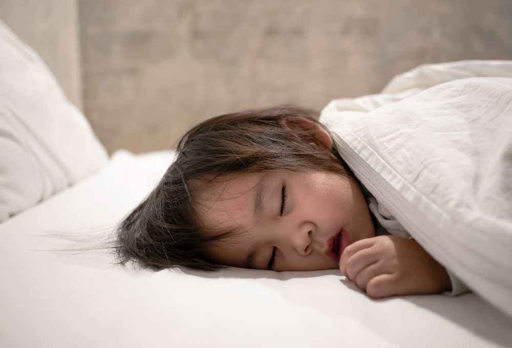 Tips Nyaman Saat Tidur Tengkurap