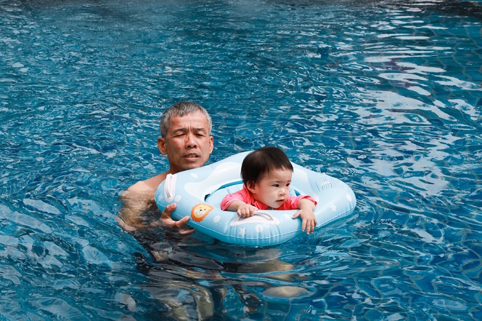 Jenis pelampung neck ring untuk bayi