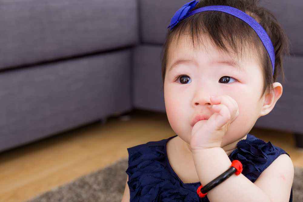 Faktor yang Menyebabkan Gigi Bayi Tumbuh Tidak Rata