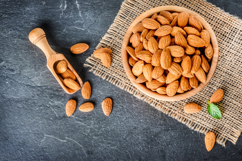 Kacang almond sebagai cemilan sehat ibu hamil - ibudanbalita