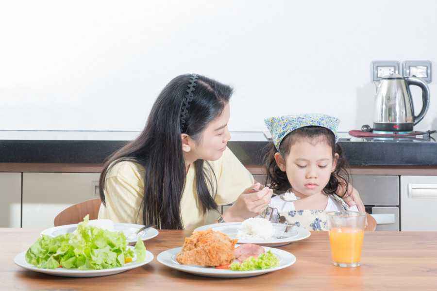 Mengapa Makan Siang Penting untuk Anak