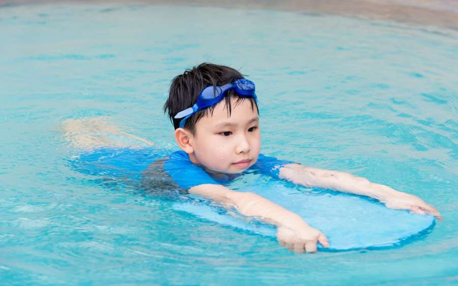 8 Manfaat Renang Untuk Tumbuh Kembang Anak