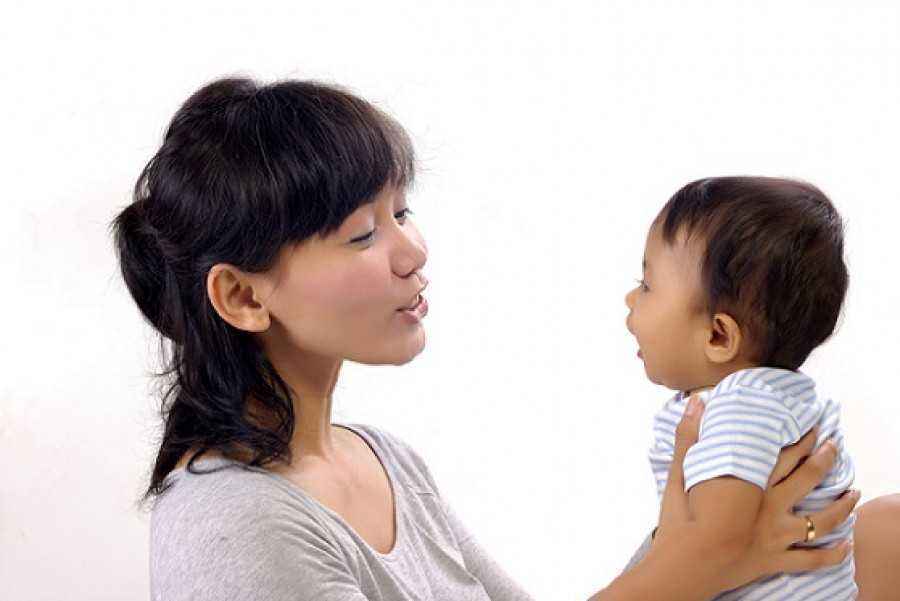 Tips Memahami Respon Bayi 9 Bulan yang Mulai Bersosialisasi
