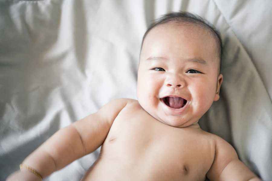 Bayi Sehat Dapat Dikenali dari Ciri-ciri dan Kebiasaannya