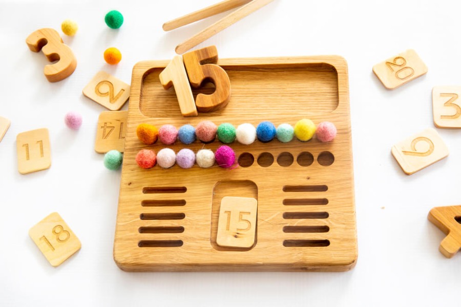 Tingkatkan Kreativitas Bayi 1 Tahun dengan 7 Sensory Play Ini