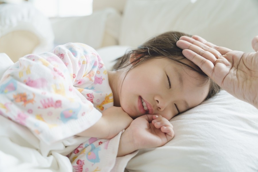 3 Ciri Demam karena Kecapekan pada Anak dan Cara Atasinya