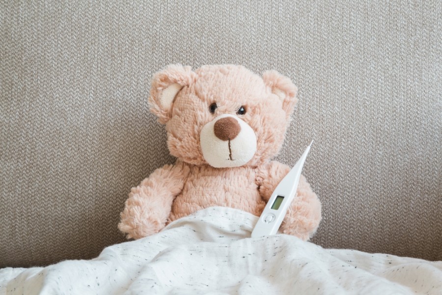 Gejala dan Pertolongan Pertama yang Tepat untuk Bayi Demam