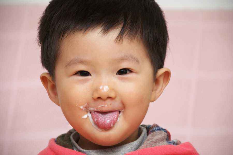 Anak Suka Ngemil Terus? Ini Cara Mengontrol Nafsu Makannya