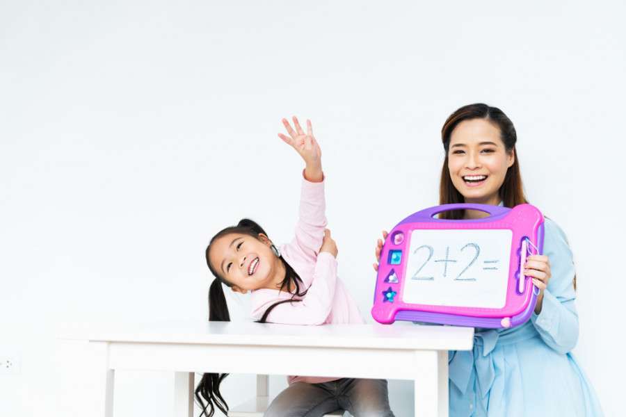 6 Cara Efektif Membimbing Si Kecil Berhitung