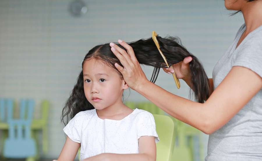 7 Cara Perawatan Rambut Anak Agar Lebih Sehat dan Tebal