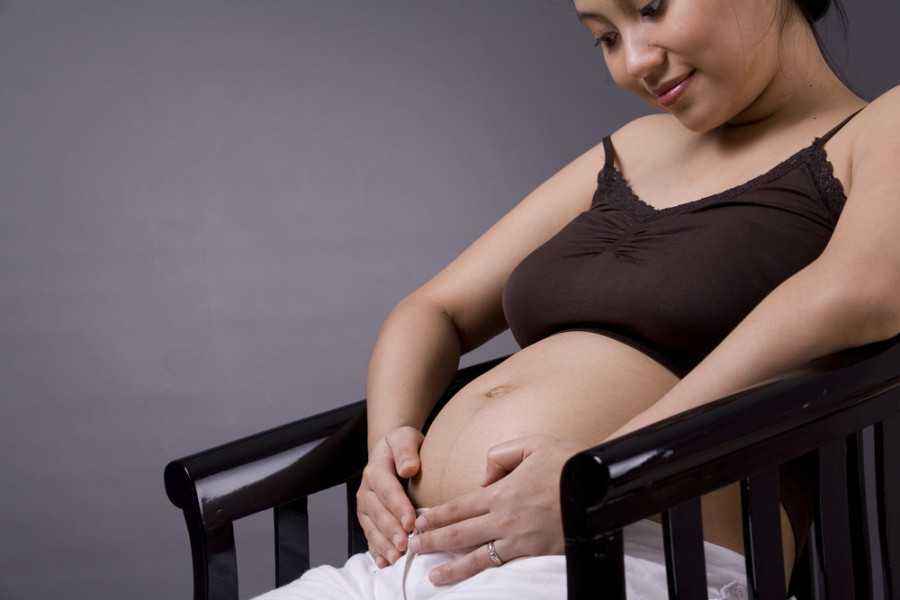 Manfaat Rajin Berbicara dengan Janin untuk Membangun Bonding