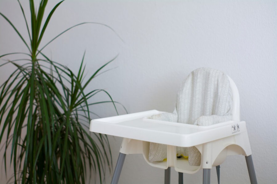 Penting! Ini 3 Cara Efektif Melatih Si Kecil Duduk Sendiri