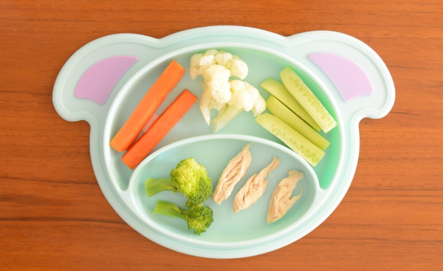 Menerapkan Baby Led Weaning untuk MPASI, Baik atau Tidak?