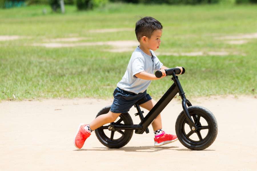 Ini Alasan Balance Bike Penting untuk Latih Motorik Anak