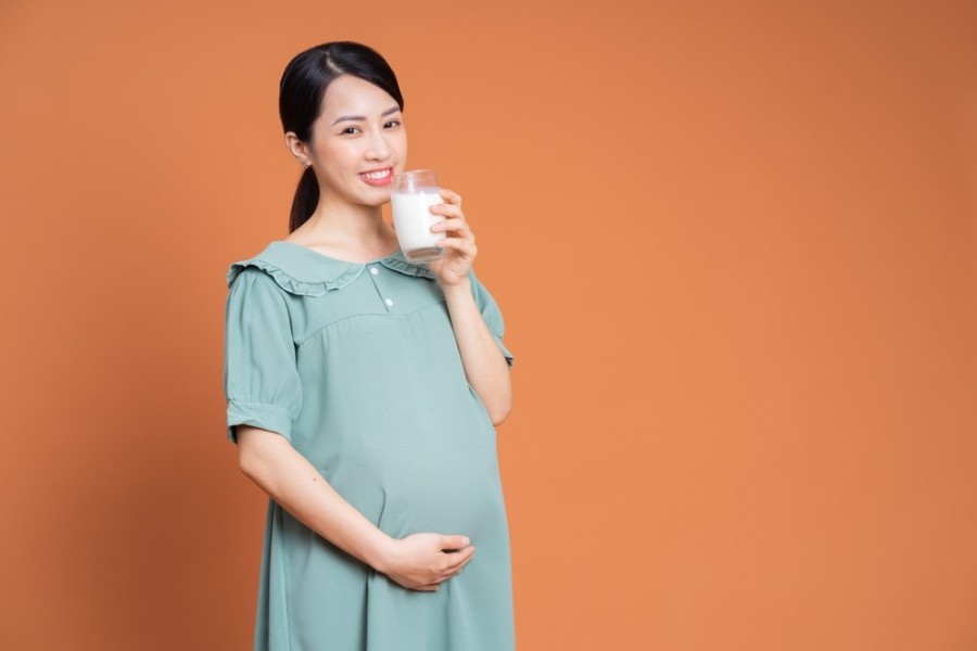 5 Kandungan Nutrisi Susu Ibu Menyusui untuk ASI Lancar