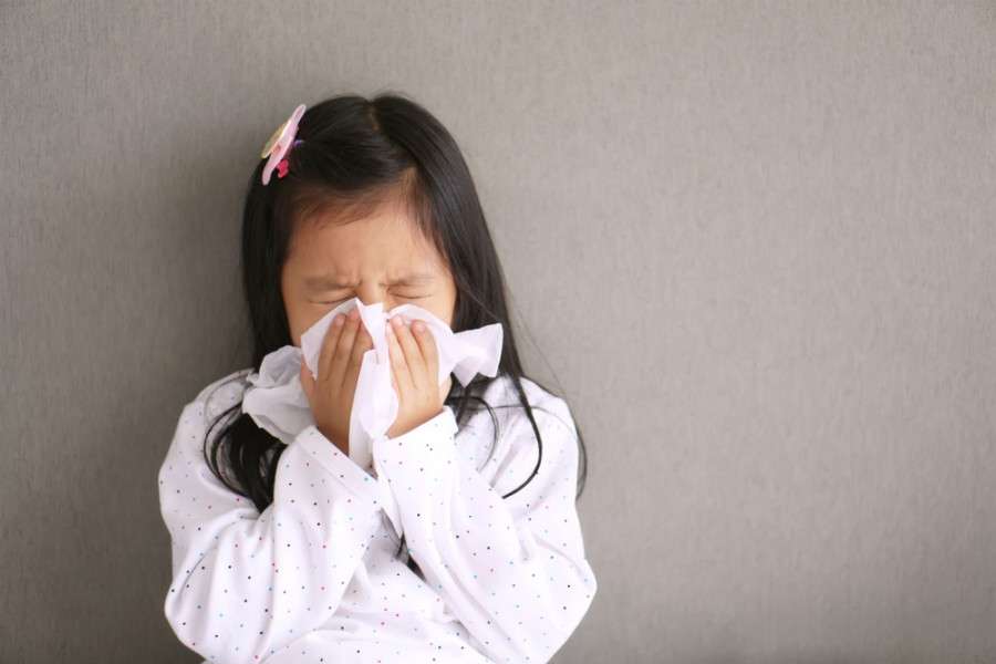 Psst, Ini lho Penyebab & Cara Atasi Alergi Debu pada Anak