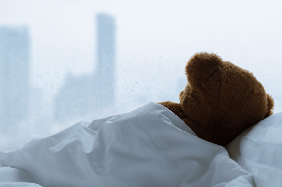 Bayi Tidur Miring, Bolehkah? Simak Penjelasan Lengkapnya