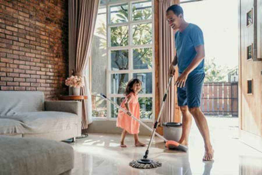 7 Manfaat  Anak Membantu  Orang Tua Mengerjakan Pekerjaan Rumah
