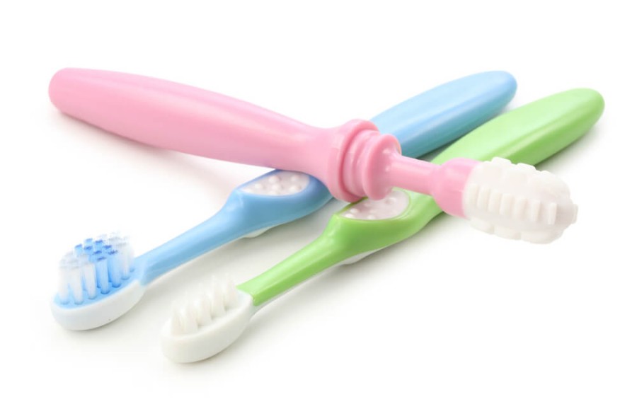 6 Tips Memilih Sikat Gigi untuk Anak yang Tumbuh Gigi