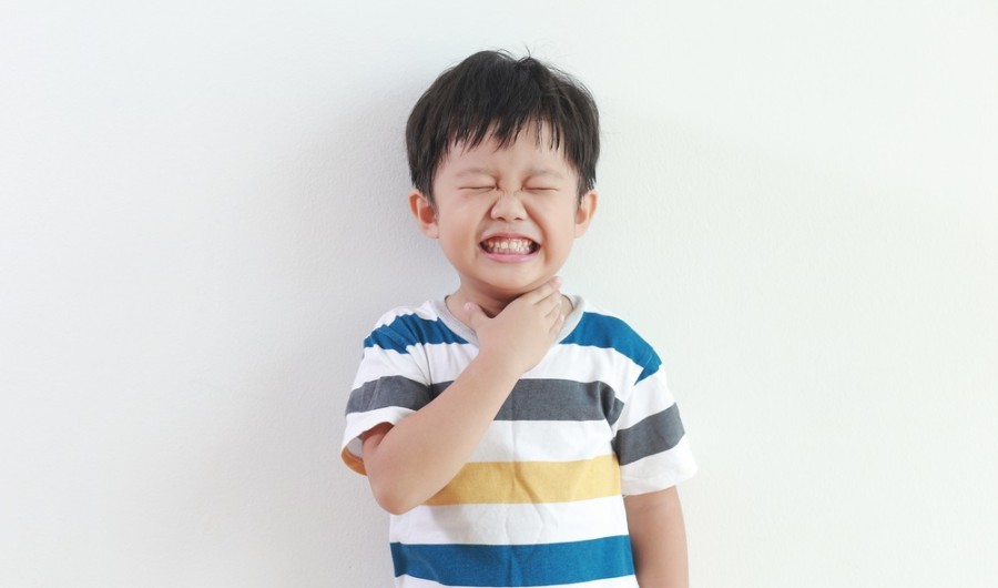 5 Cara Alami Mengobati Radang Tenggorokan pada Anak yang Aman