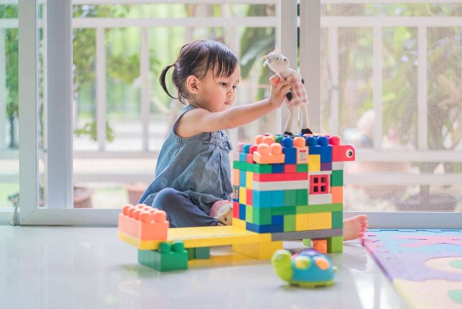 9 Mainan Edukatif untuk Anak Usia 1 Tahun