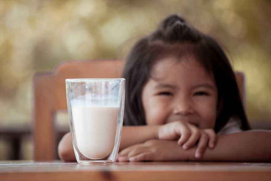 Pentingnya Susu untuk Pertumbuhan Gigi Anak