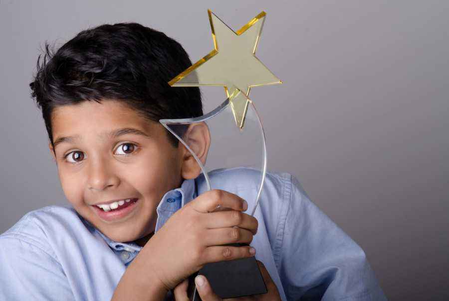 Efektifkah Memberi Hadiah Saat Anak Berprestasi?