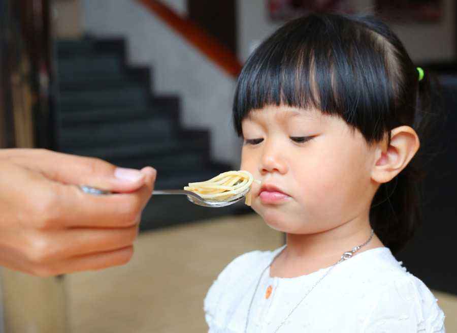 4 Tips Jitu Mengatasi Anak yang Susah Makan