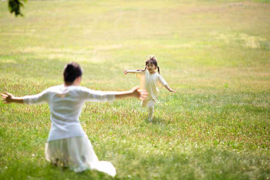 Bu, Ini Cara Melakukan Interaksi Berbalas dengan si Kecil