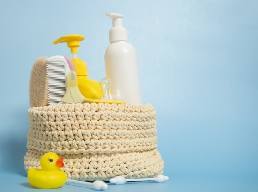 12 Perlengkapan Mandi Bayi Baru Lahir yang Bagus