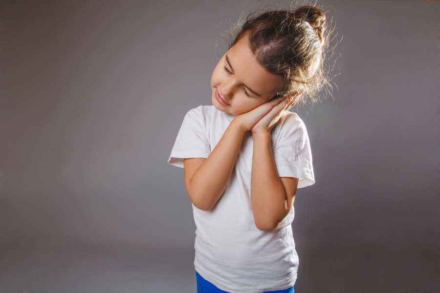 Penyebab Tidur Berjalan pada Anak dan Cara Mengatasinya