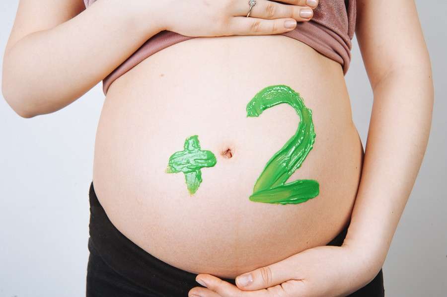 Kenali Ciri-ciri Hamil Anak Kembar dan Komplikasinya