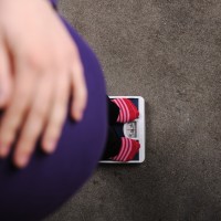 Amankah Berat Badan Turun Saat Hamil? Simak Penjelasannya