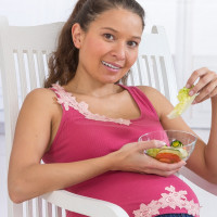 5 Kandungan Gizi Vegetarian yang Diperlukan Saat Hamil