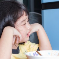 6 Tips agar Anak Semangat Bangun Sahur