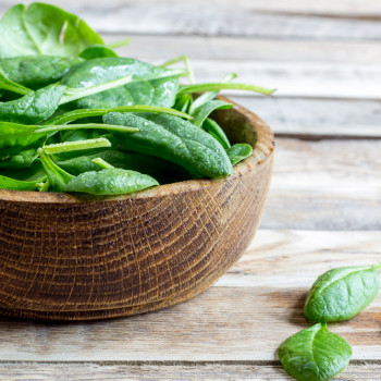 Bu, Ketahui Fakta Kandungan Bayam untuk Kesehatan
