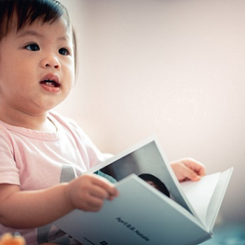 Bagaimana Cara Meningkatkan Kecerdasan Bayi Usia 12 Bulan?