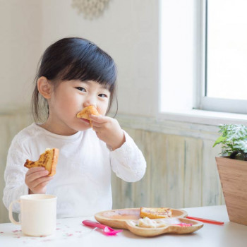 Bu, Ini Panduan Makanan Sehat untuk Si Kecil Usia 1-3 Tahun