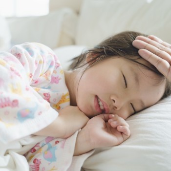 3 Ciri Demam karena Kecapekan pada Anak dan Cara Atasinya