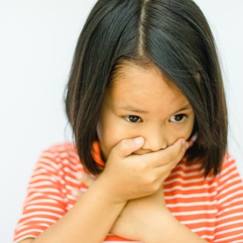 Si Kecil Muntah Terus? Coba 8 Pertolongan Pertama Ini, Bu