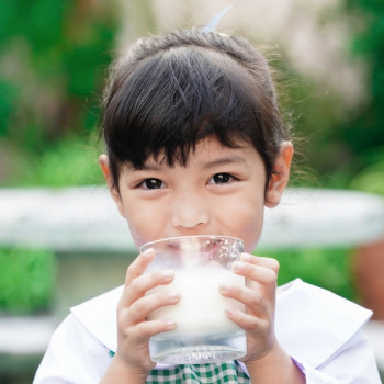 Kandungan dan Manfaat Susu Pertumbuhan untuk Otak Anak