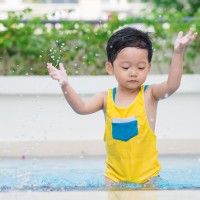 Yuk, Ajak Berenang Si Kecil!