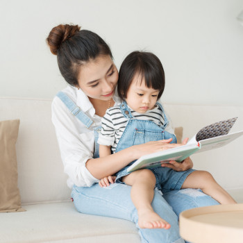 8 Manfaat Membaca Buku dan Tips Agar Anak Gemar Baca