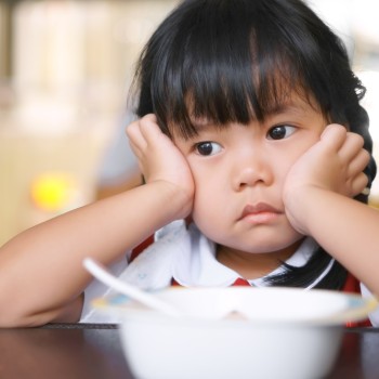 Anak Susah Makan Nasi? Coba 9 Cara Ini Yuk, Bu