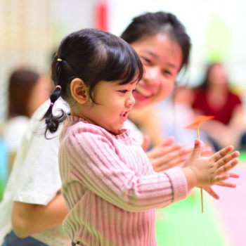 Tips Membantu Anak Menghadapi Pergaulan Baru di Sekolah