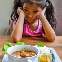 Trik Jitu Mengatasi Anak yang Tidak Mau Makan Ikan